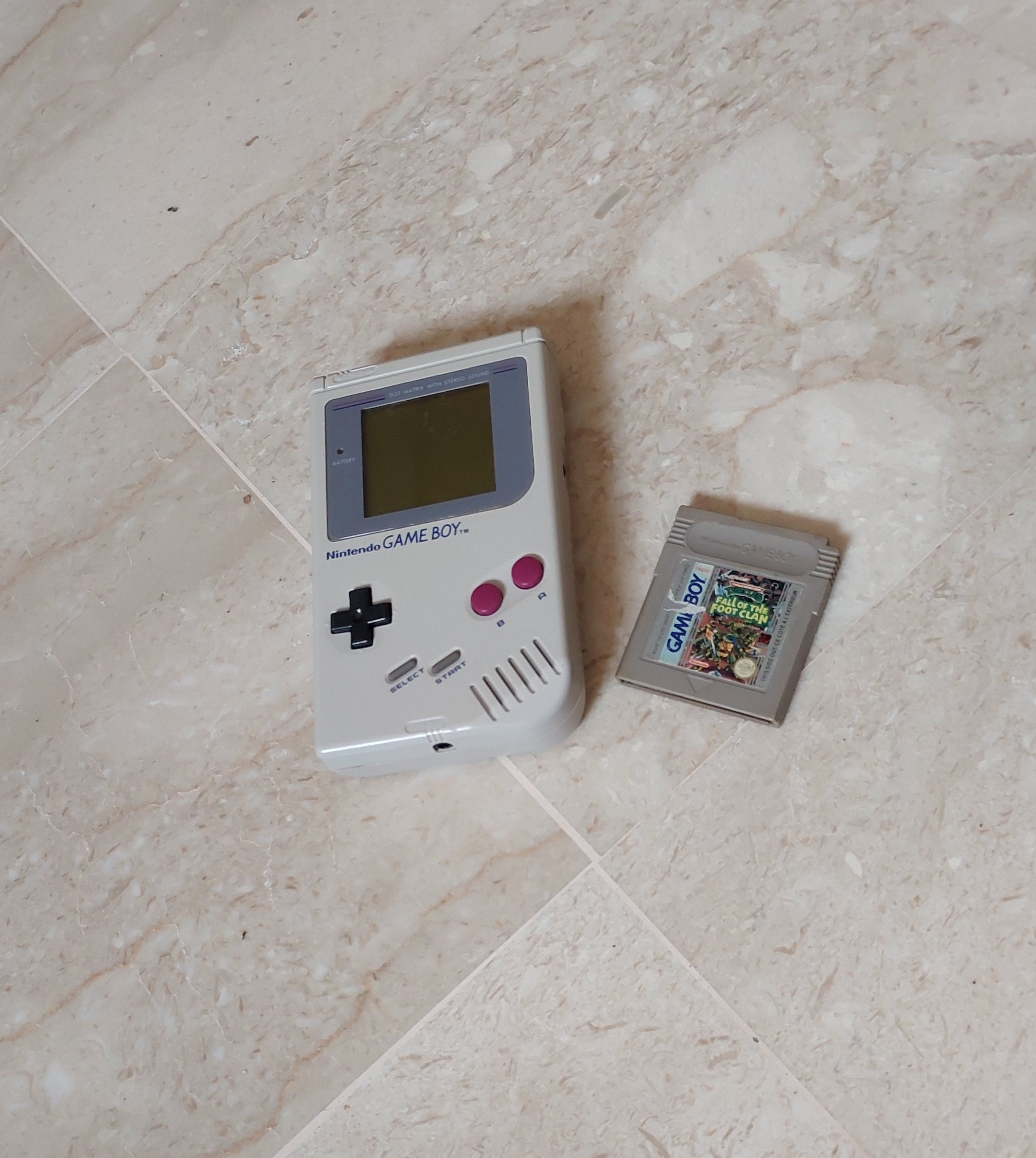 Vintage Nintendo Game Boy With Game Cartridge Original, DMG-01 | Retro ...