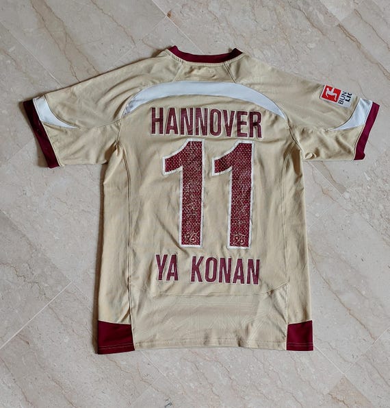 Hannover 96 Away Shirt - TUI Sponsor - Under Armour - Size M