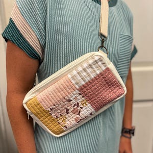 Floral Crossbody Bag - Fanny Pack - Bum Bag - Quilted Bag
