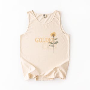 Golden Days-tanktop | Vintage minimalistisch comfort kleuren tanktop | Uniseks vervaagde pastelafbeelding | Shirt met esthetische retro-tekst | Zacht gewassen katoen