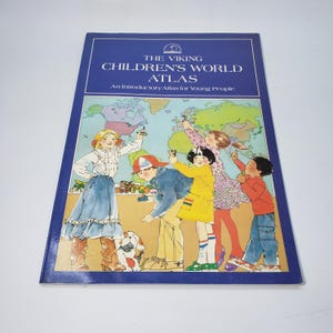 The Viking Children's World Atlas: An Introductory Atlas for Young People, paperback 1983 door Jacqueline Tivers en Michael Day