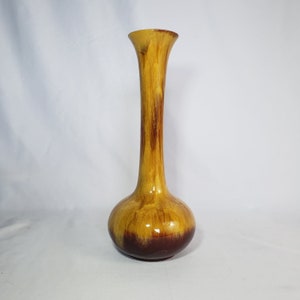 11" Blue Mountain Pottery Vase. Two Tone Harvest Gold.