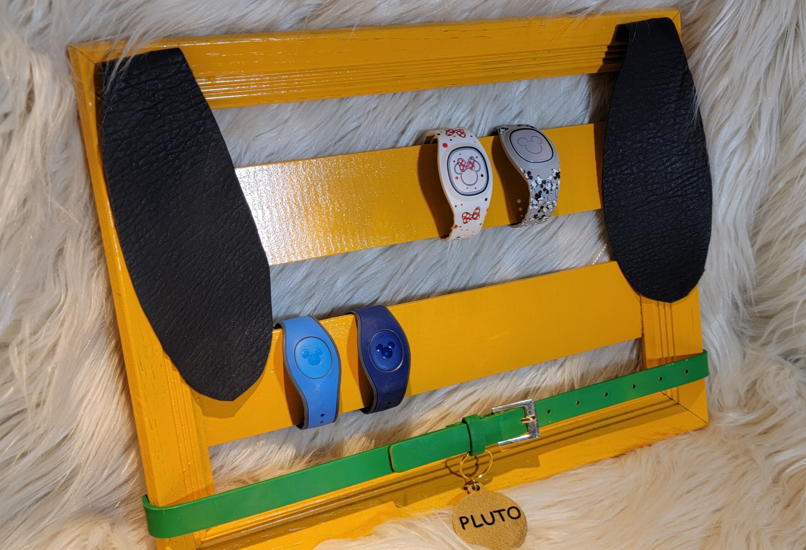 Pluto Wrist Band Display Frame - Etsy