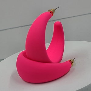 retro 8 black and pink