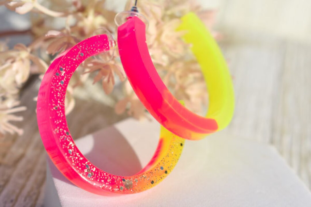 retro 8 pink and black