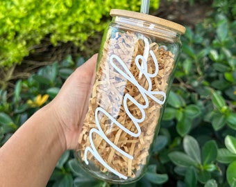 Copo de vidro personalizado | tampa de bambu e canudo 16oz | Copo de café gelado | Presente especial personalizado para madrinha | Presente para festa de casamento