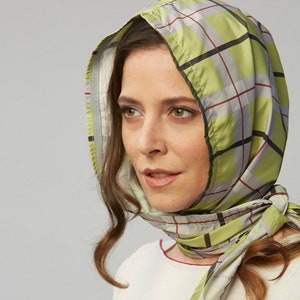 Kelly rain hood Cumulus Rainwear lightweight and easy to carry everywhere.Colorful, with fun, modern prints.Inspired by our grandmothers image 1