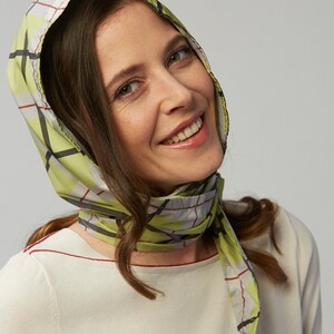 Kelly rain hood Cumulus Rainwear lightweight and easy to carry everywhere.Colorful, with fun, modern prints.Inspired by our grandmothers image 3