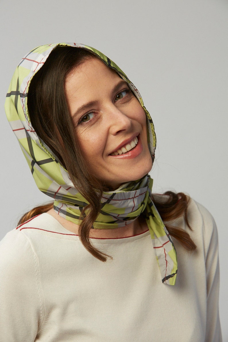 Kelly rain hood Cumulus Rainwear lightweight and easy to carry everywhere.Colorful, with fun, modern prints.Inspired by our grandmothers image 3