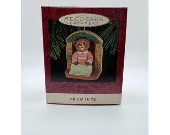 Tender Touches Always Welcome Bear Christmas Hallmark Keepsake Ornament 1993