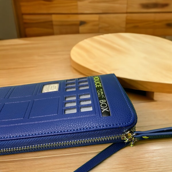 Doctor Who Premium Wristlet Wallet Tardis Van Gogh Silk Motif 4.0 + RFID Security Protection