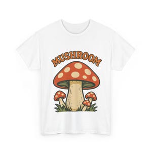 Maglietta con funghi retrò / Maglietta grafica con estetica vintage / Maglietta con funghi cottagecore / Regalo per gli amanti della natura / Top unisex boho
