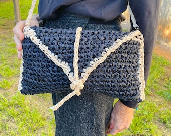 Envelope shoulder bag made of Raffia. Raffia summer bag. Raffia handbag.