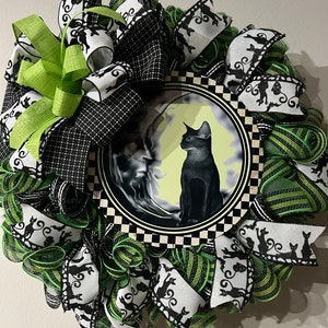 Wreath for cat lover, Halloween decor, large black cat and moon wreath