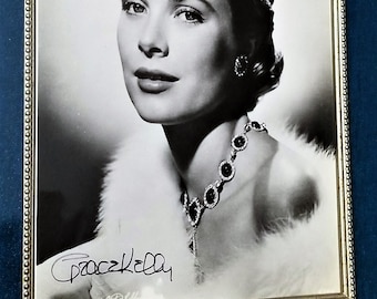 グレース・ケリー直筆サイン入り2Lサイズ写真…オスカー受賞式… グレース・ケリー (1929-1982) - 映画の伝説 - 本物の直筆サイン