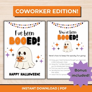 Könnte beinhalten: Halloween-Druckschilder mit den Texten "I've been BOOED!" und "You've been BOOED!" mit einem Cartoon-Geist, der einen Kürbis hält. Die Schilder sind mit Sternen und einer Lichterkette zum Thema Halloween dekoriert. Der Text "Happy Halloween!" ist ebenfalls enthalten.