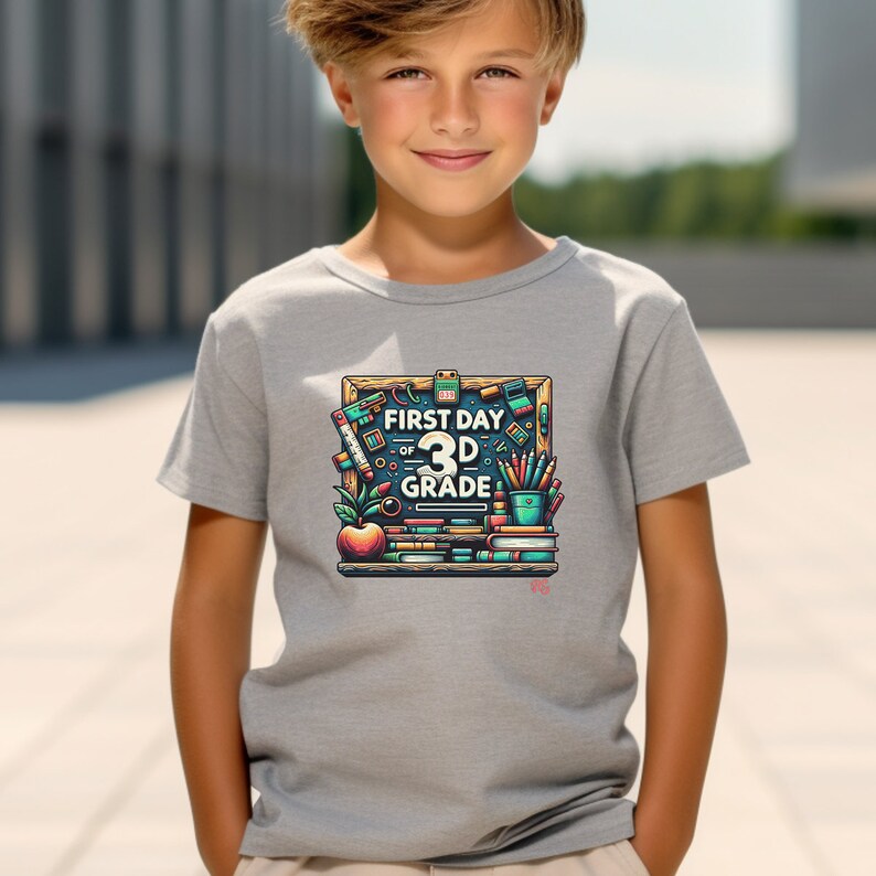 Retro Fifth Grade Smile Face Back To School Teachers Student T-Shirt