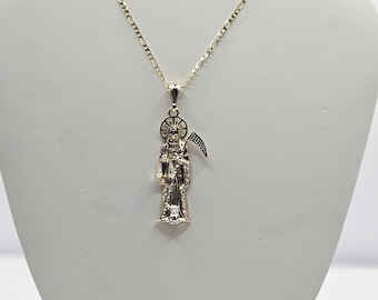 Santa Muerte Pendant w/ Figaro Chain Pendiente Dije de Santa Muerte con Cadena Figaro