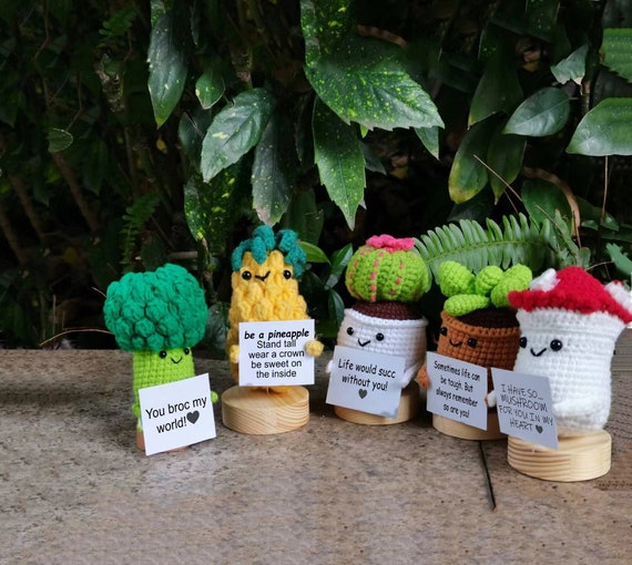 Handmade Crochet Plant Family, Mushroom, Broccoli & Pineapple Set, Cute Desk Decor, Customizable Gift with Cards, Positive Amigurumi (4-6cm)