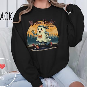 Felpa Marathon Haunter Runner – Maglietta da corsa di Halloween, maglietta divertente per il giorno della gara, regalo per corridori, top da palestra