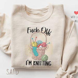 Sudadera de punto divertida: regalo para amantes del ganchillo, camisa de punto, camisa de mamá artesana para mujer, cuello redondo de ganchillo divertido, regalo para amantes del tejido