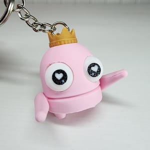 Heart Eyes Repo Robot Keychain or Figurine – Optional Crown – Fidget Toy with Moving Arms & Eyes – Geeky Gamer Gift