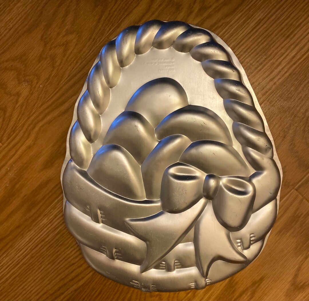 Vintage Wiltons Easter Egg Basket Cake Pan 1980 502 1727 Bakeware