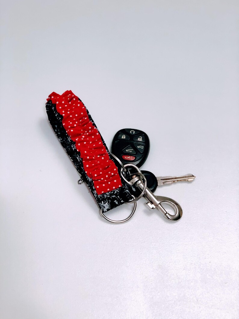 Keychain Wristlet Sewing Pattern & Sewing Tutorial | Wristlet Pattern ...