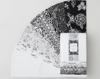 My Mind's Eye Sophisticated Halloween 40 2.5-inch Strips