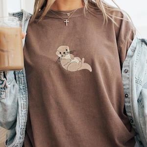 Camiseta bordada con colores cómodos de nutria: Camiseta Marine Life