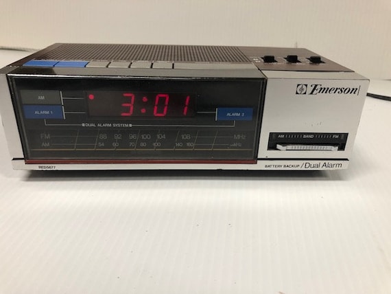 Vintage Emerson Am/fm Clock Radio Model RED5677 Tested and Working 