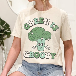 Retro Green Is Groovy T-Shirt, Vegetarian Shirt, Vegan Shirt, Veggies Tee, Nutritionist Gift, Dietician Gift, Farmers Market Shirt, Broccoli