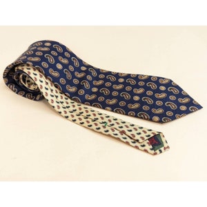 Vintage Tommy Hilfiger Mens Tie Necktie Blue Beige Paisley 100% Silk Classic USA