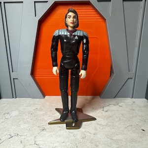 Commander Kira from Season 7 [Star Trek DS9 Dominion War Line]