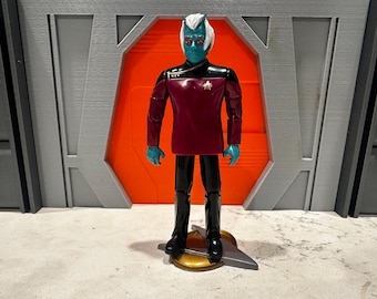 Commander Tysess from Star Trek Prodigy