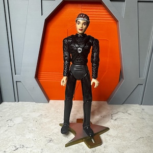 Intendant Kira from &quot;Crossover&quot; [Star Trek DS9 Seasons 1 & 2]