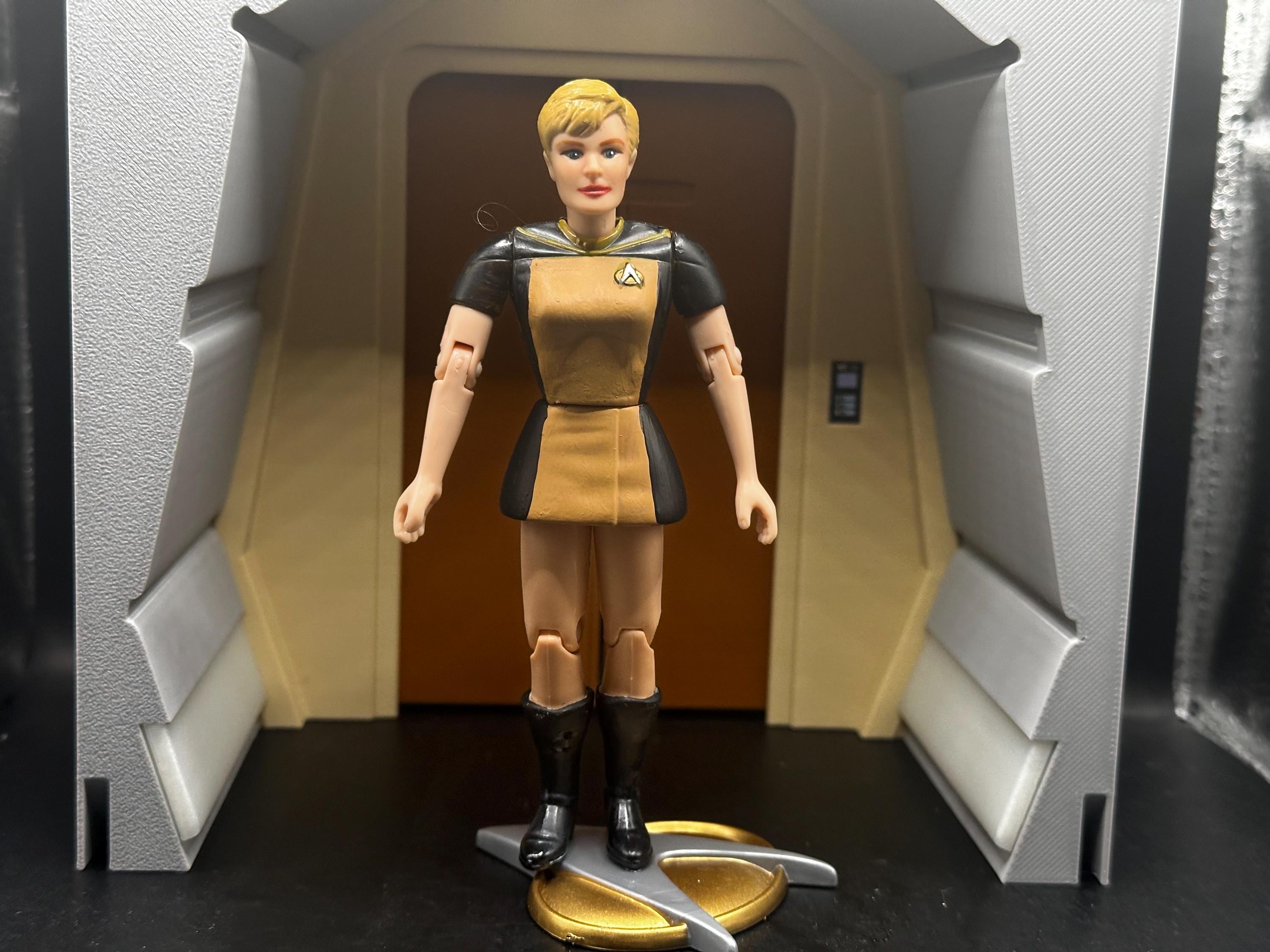 La piloto Tasha Yar con uniforme Skant [TNG Temporada Ola