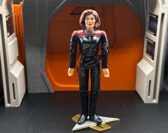 Captain Katherine Janeway from Season 7  [Star Trek Voyager - Wave 1]
