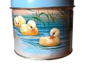 Lata redonda de metal con diseño de patitos vintage, pequeña, azul, decorativa, de 7,6 cm (3 pulgadas)