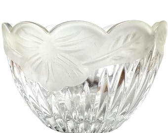 Vintage Crystal Glass Bowl Frosted Floral Hibiscus Scalloped Edge Cut Clear 5in