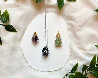 24 K Gold Plated or Silver Small Raw Stone Necklace | Trailer | Healing stone necklace | Protective chain | Natural stone amethyst | Tourmaline | Aventurine