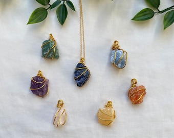 24 K Vergoldete, Roségold & 925 silberne Rohstein Kette | Rohstein Kristall | Anhänger | Heilstein Kette | Amethyst | Sodalith Aventurin