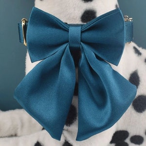 Green Wedding Dog Collar & Leash Set with Large Bow Tie, Free Engraving and Customization, Perfect Collar Set For Weddings