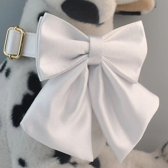 White Wedding Dog Collar & Leash Set with Bow: Free Engraving