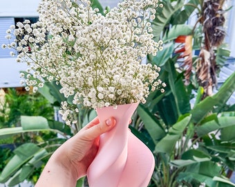 Heart Shaped Valentines Day Vase, 3D Printed Home Deco, Minimal Vase Modern Vase, Flower Vase, Made with Sustainable 3D Printing