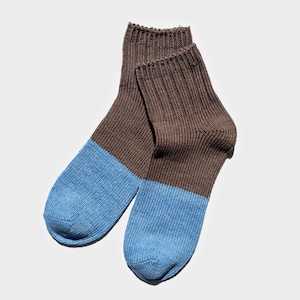 Paper Yarn Color Block Short Socks Brown