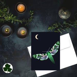 Tarjeta de Halloween de Oleander Hawk Moth, tarjeta descargable, sobre incluido, tarjeta de bellas artes, interior en blanco, tarjeta de bruja en blanco, tarjeta gótica