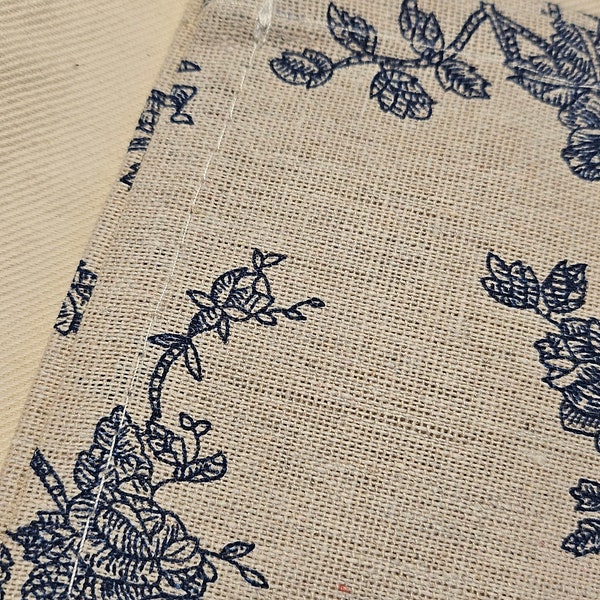 Vintage Woven Off-White - Blue Rose Table Runner