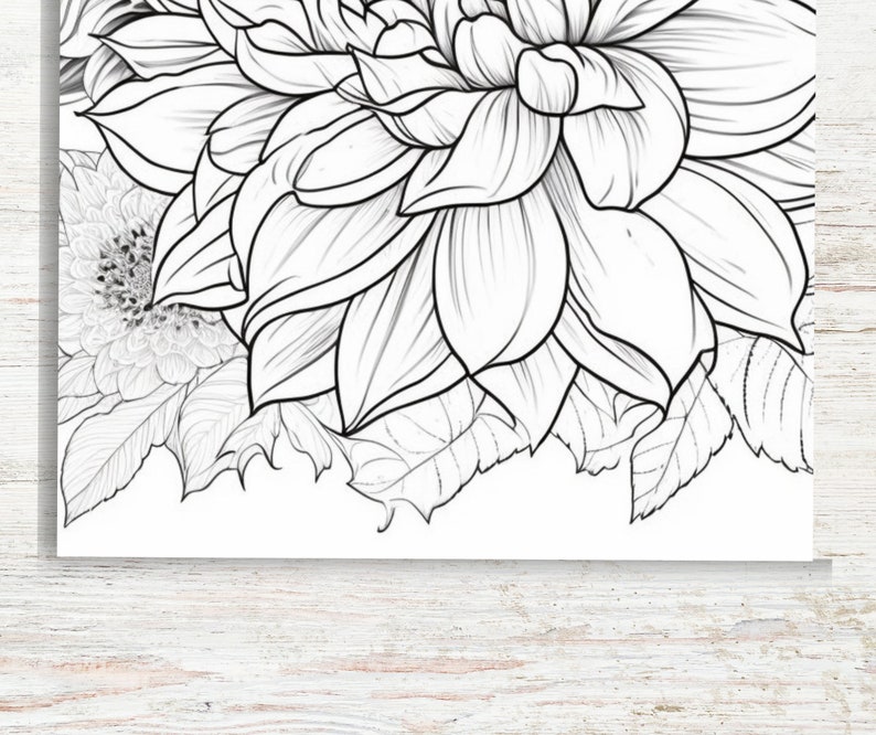 Puede incluir: Un dibujo en blanco y negro de una flor grande con m&uacute;ltiples p&eacute;talos. La flor est&aacute; rodeada de flores y hojas m&aacute;s peque&ntilde;as.