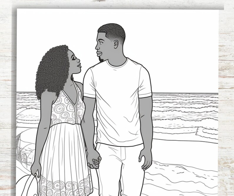 Pu&ograve; includere: Illustrazione in bianco e nero di una coppia che si tiene per mano sulla spiaggia. La donna indossa un vestito fantasia, e l'uomo una maglietta e pantaloni. L'opera raffigura una scena romantica con l'oceano sullo sfondo.